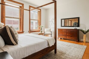 3 slaapkamers, een bureau, een strijkplank/strijkijzer, wifi