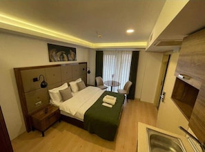 Iron/ironing board, WiFi, bed sheets