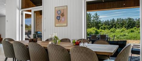 تناول الطعام