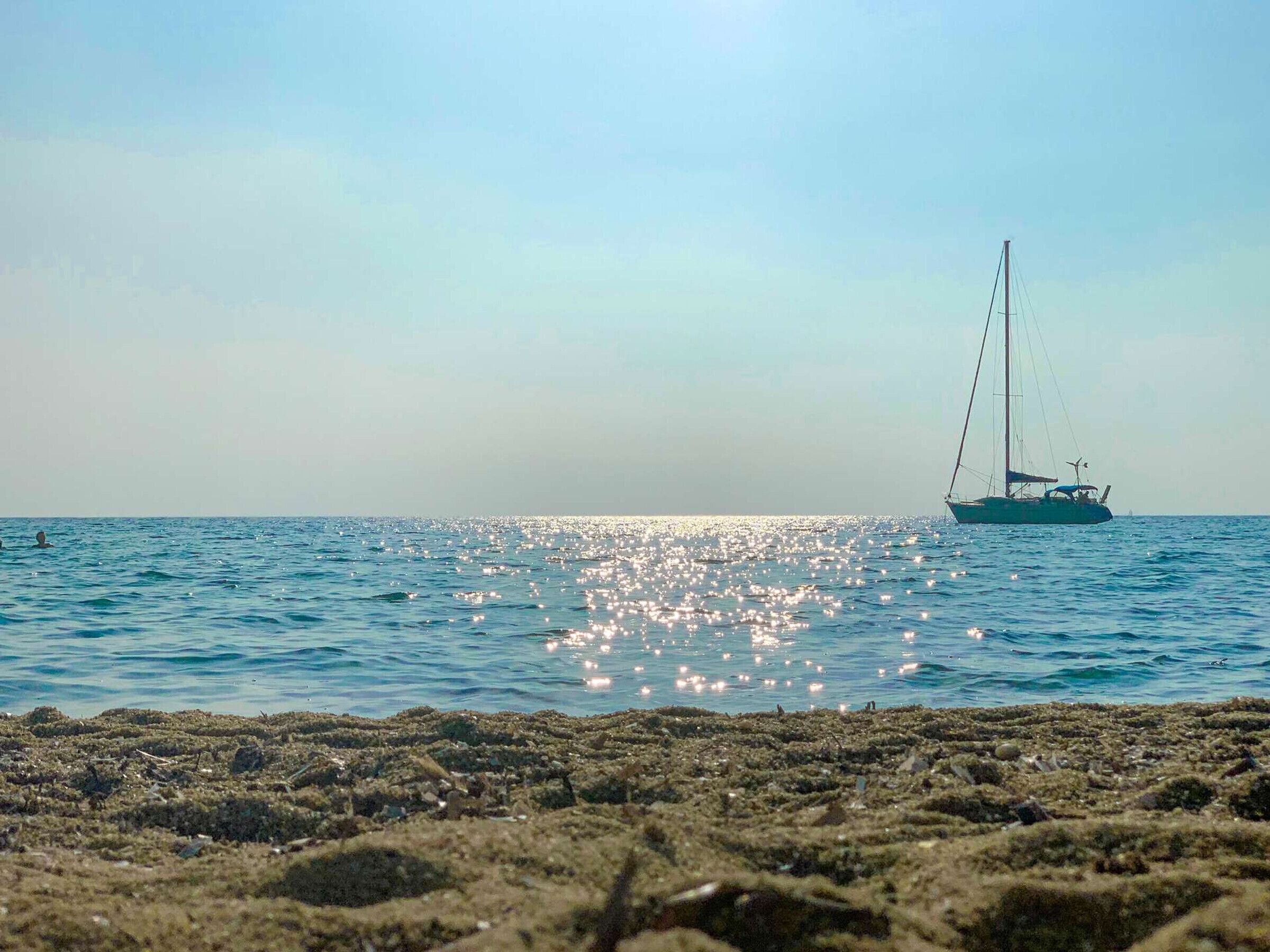 Una spiaggia nelle vicinanze