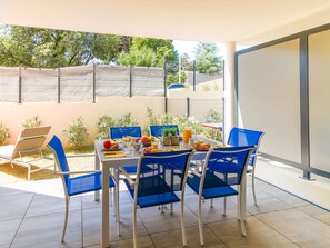 Outdoor dining - Sunny apartment with terrace, near the beach for 5 people (Bormes-les-Mimosas)
