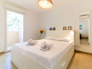 1 bedroom, free WiFi, bed sheets