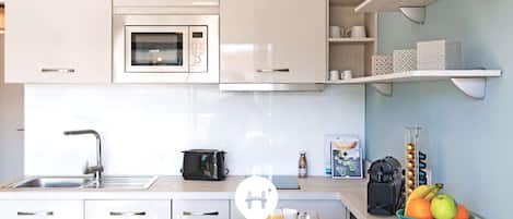 Kühlschrank, Mikrowelle, Geschirrspüler