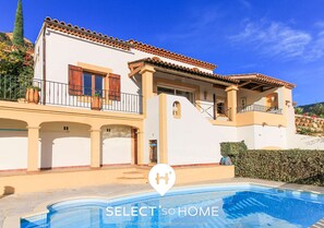 Exterior - Villa in Lavandou with pool for 8 people (Le Lavandou)