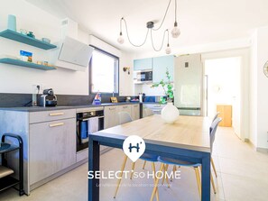 Kühlschrank, Mikrowelle, Ofen, Geschirrspüler