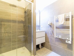 Haartrockner, Handtücher