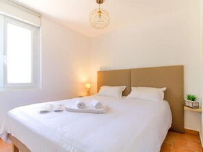 1 bedroom, free WiFi, bed sheets