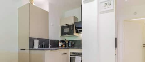 Refrigerador, microondas, horno, lavavajillas