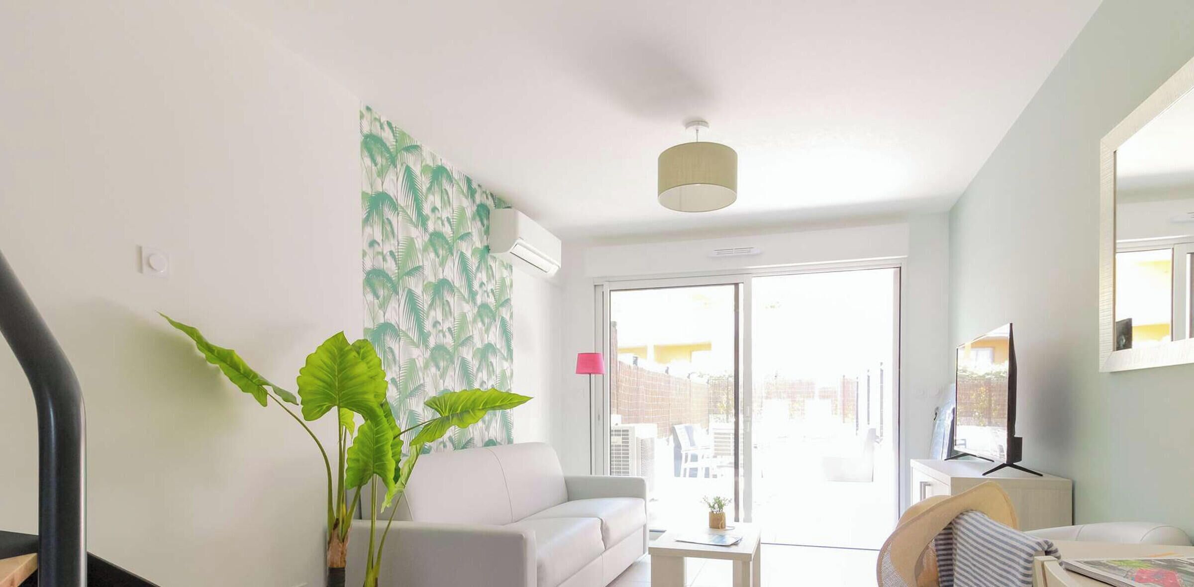Duplex For 6 - Linens Included - Pets Allowed - Bormes-les-Mimosas