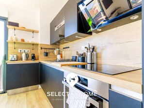 ثلاجة، ميكروويف، فرن، غسالة أطباق