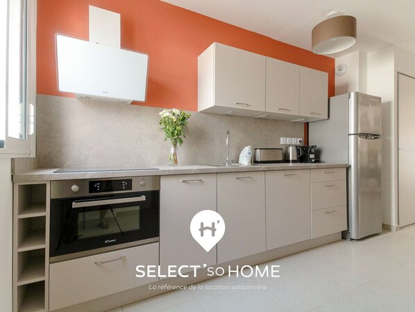 Fridge, microwave, dishwasher, coffee/tea maker