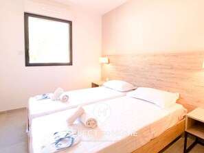 2 bedrooms, free WiFi, bed sheets - Relax on terrace with sea view in new Lavandou residence (Le Lavandou)