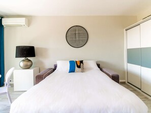 Wifi gratis y ropa de cama