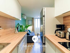 Interior - 3-Bedroom Apartment in Lavandou, Pets Allowed 6 Pax (Le Lavandou)