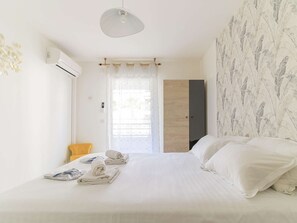 1 bedroom, free WiFi, bed sheets