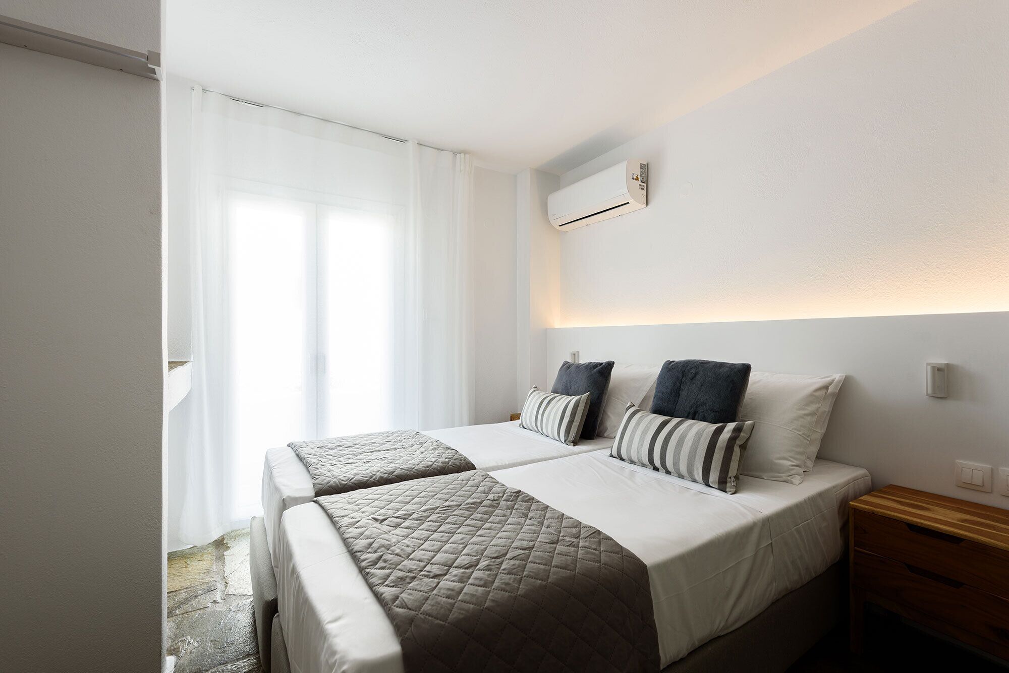 Luxury Apartment, Sea View | In-room safe, blackout drapes, free WiFi