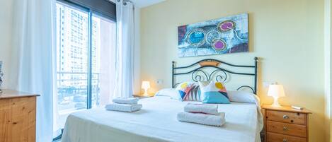 Departamento | 2 habitaciones y tabla de planchar con plancha