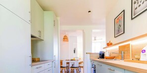 Fridge, microwave, dishwasher, coffee/tea maker