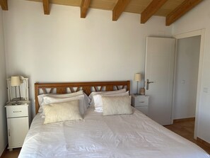 2 chambres, fer et planche à repasser, Wi-Fi gratuit, draps fournis