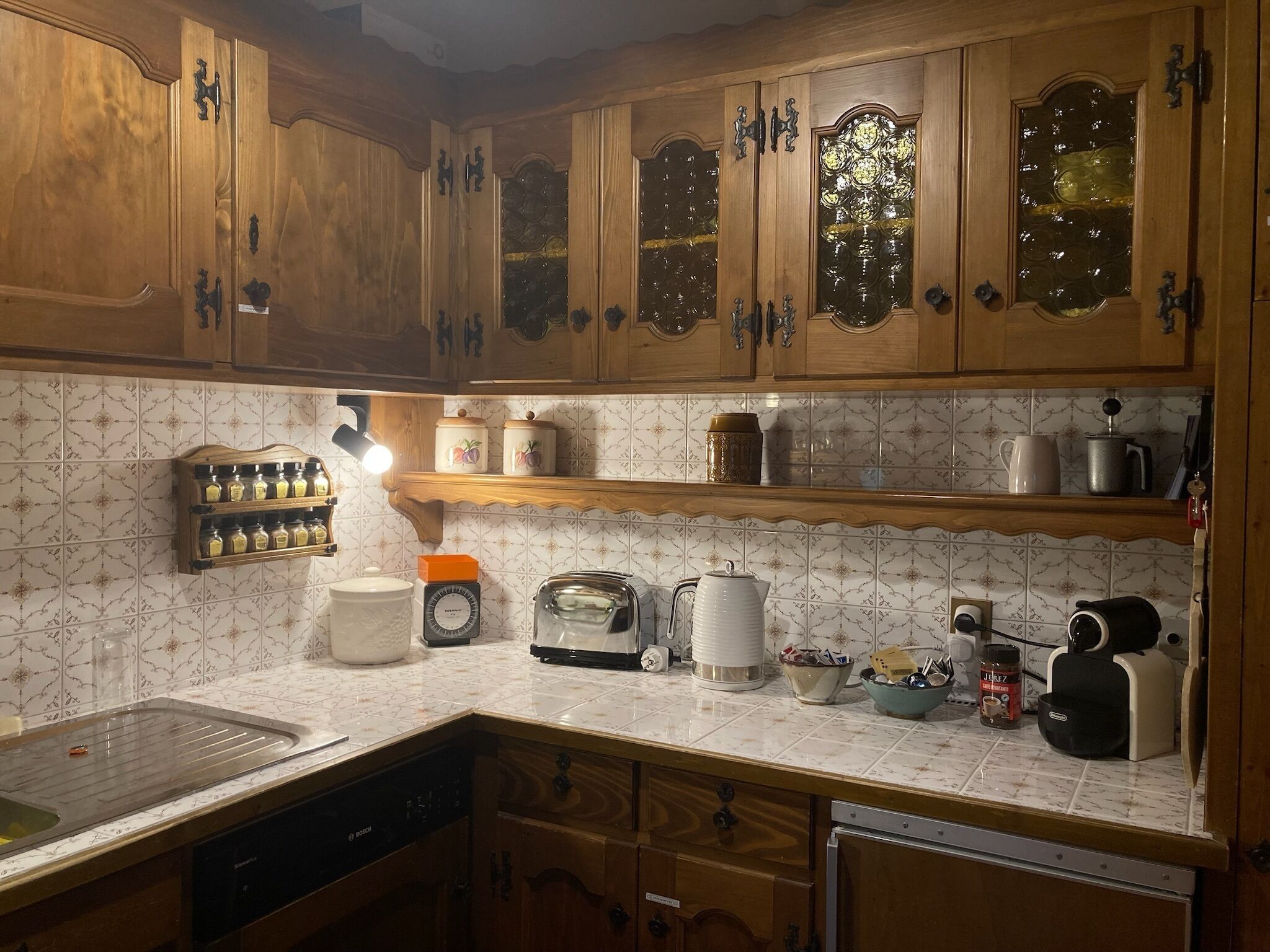 Kühlschrank, Ofen, Herdplatte, Geschirrspüler