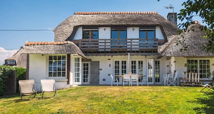 Villa near center and beach, pets allowed, parking available