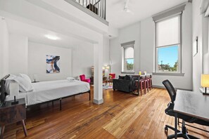 2 bedrooms, iron/ironing board, WiFi, bed sheets - Your Derby Stay – Cozy unit near Churchill Downs! (Louisville)