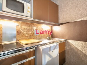 冷蔵庫、電子レンジ