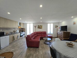 Fernseher, Tischtennisplatte