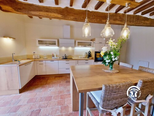 The Aviary Plessis: Exceptional Home for 14 Guests