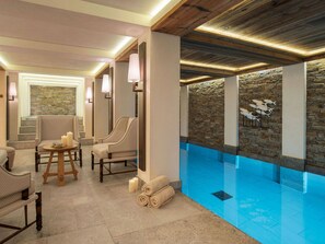 Unclassified image, 4 of 12, button - Luxury Chalet with Private Pool and Spa in Courchevel 1850 (Courchevel 1850)