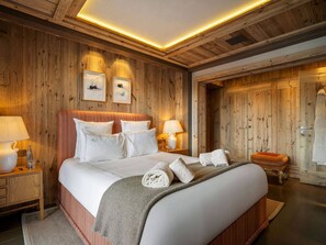 Unclassified image, 3 of 12, button - Luxury Chalet with Private Pool and Spa in Courchevel 1850 (Courchevel 1850)