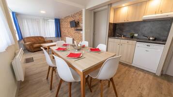 House | Dining