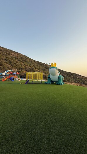 Área de juegos infantiles al aire libre