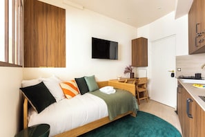 House | Laptop workspace, bed sheets