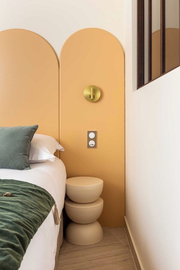 Maison | Espace de travail pour ordinateur portable, draps fournis