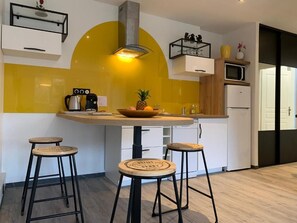 Micro-ondes, plaque de cuisson, lave-vaisselle