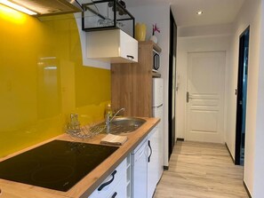 Micro-ondes, plaque de cuisson, lave-vaisselle