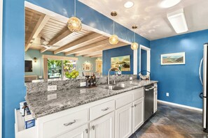 Fridge, microwave, oven, stovetop - Beach Days Pool House (San Diego)