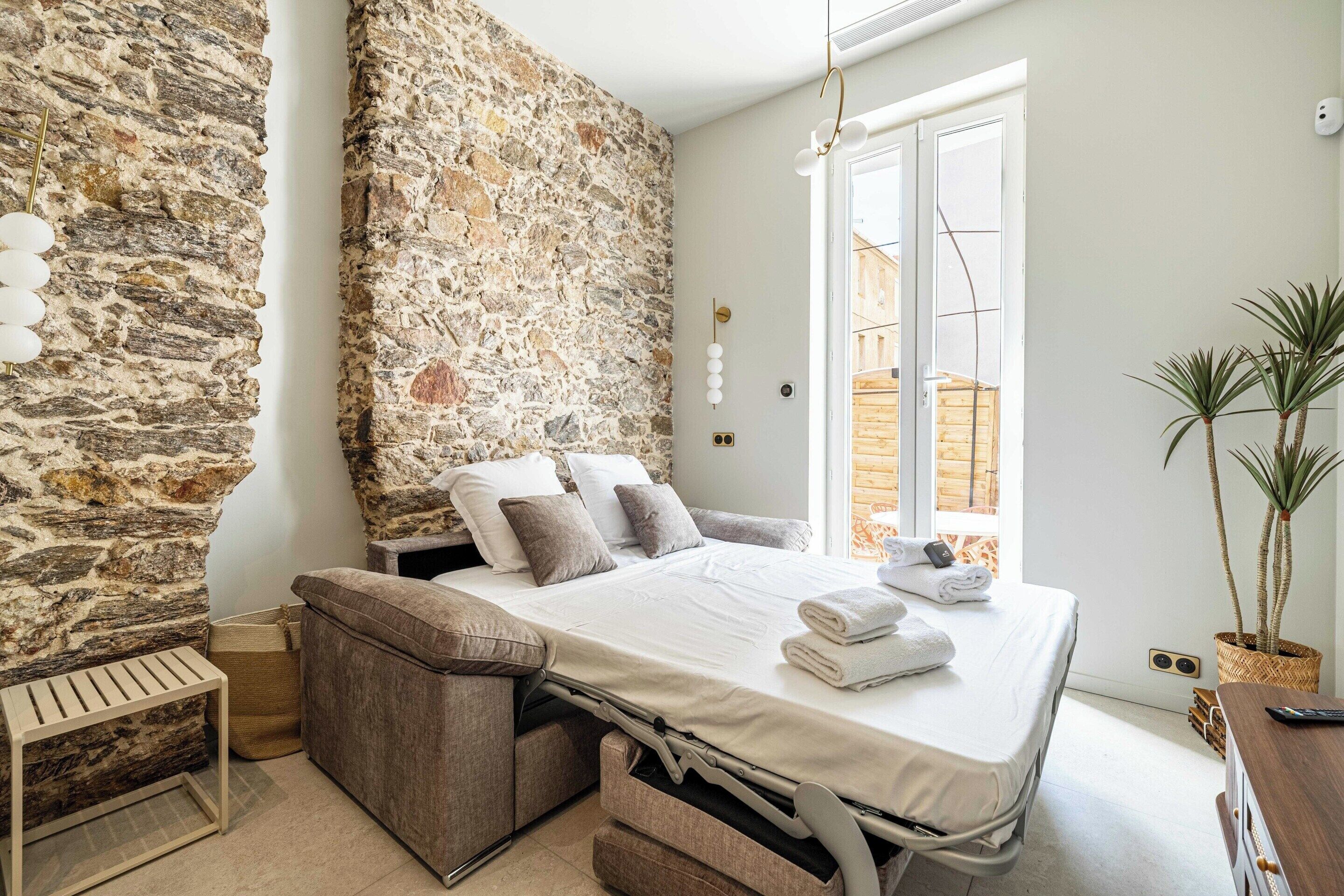 Apartment | 2 bedrooms, iron/ironing board, bed sheets