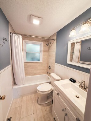 Hårtørrer, håndklæder