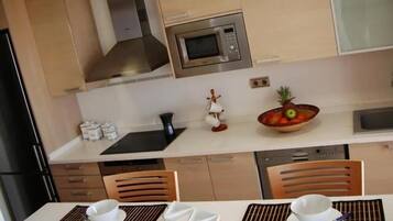 Apartament, 3 dormitoris, accessible, balcó | Interior