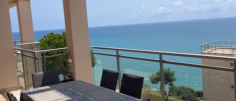 Appartement, 3 chambres, accessible aux personnes à mobilité réduite, balcon | Piscine | Piscine extérieure