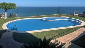 Apartment, 3 Bedrooms, Accessible, Balcony | Pool | Outdoor pool - Luxurious Duplex Penthouse Facing the sea (Oropesa del Mar)