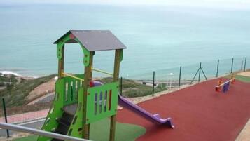 Apartament, 3 dormitoris, accessible, balcó | Zona infantil