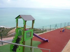 Apartamento, 3 quartos, acessível, sacada | Área infantil