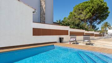 Villa | Pool | Indoor pool, outdoor pool