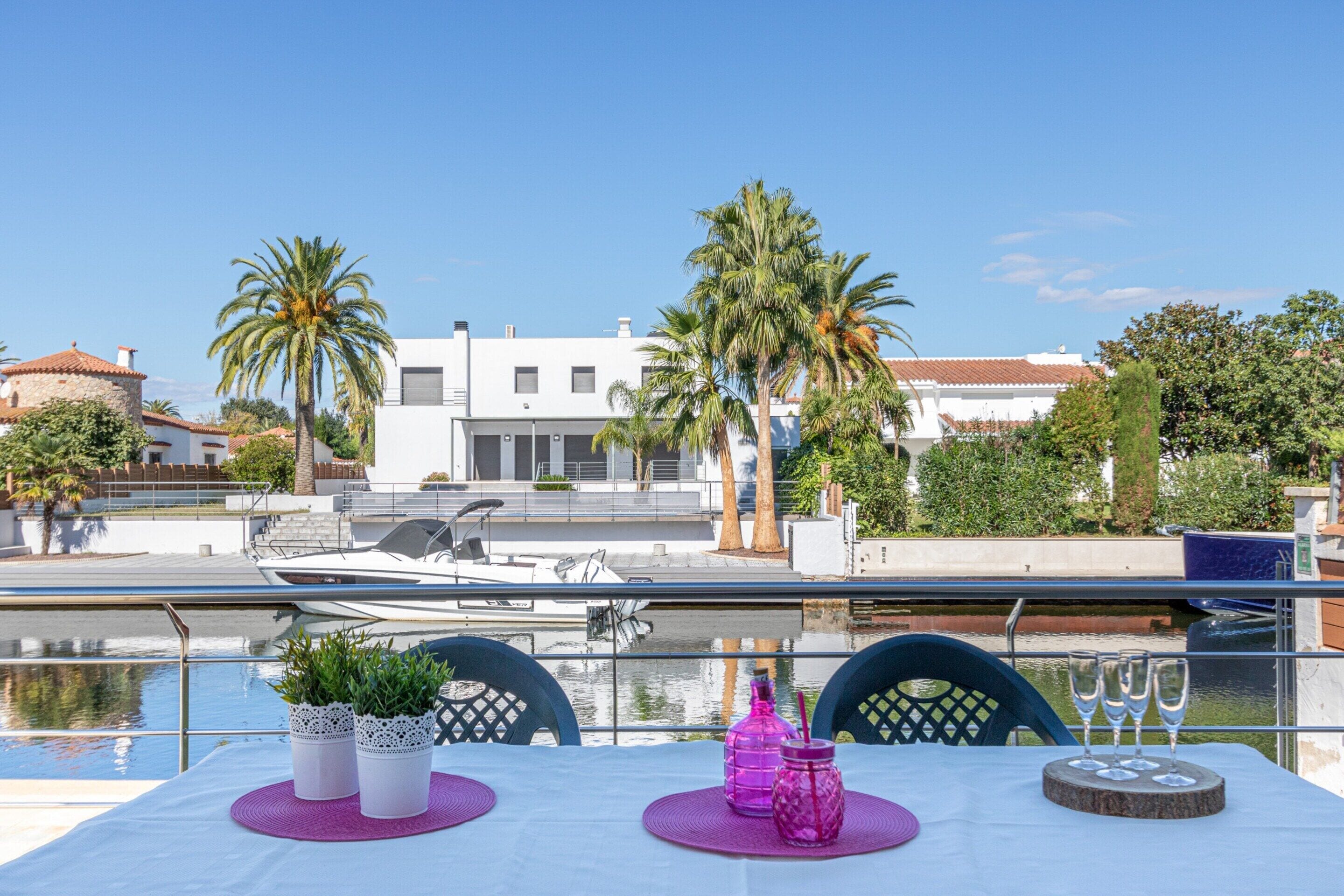 Villa | Outdoor dining