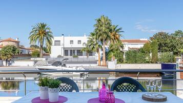 Villa | Outdoor dining