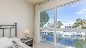 Villa | 4 bedrooms, iron/ironing board