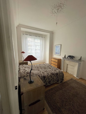 2 bedrooms, free WiFi, bed sheets - Seafront apartment on the Promenade des Anglais (Nice)